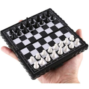 Mini magnetic chess board game AG609423